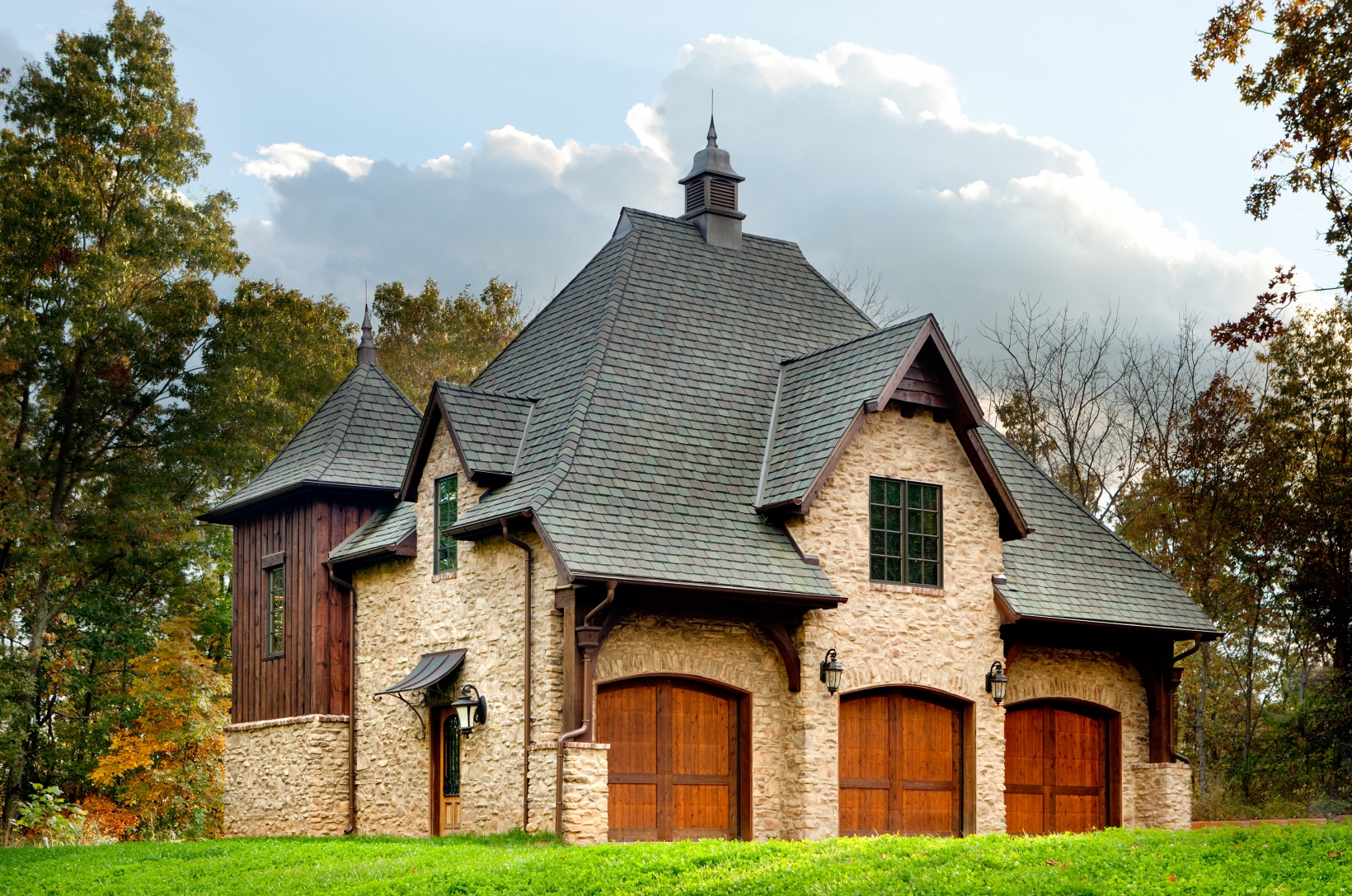 old-world-carriage-house-old-world-cottages